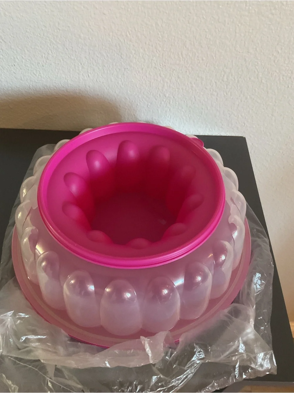 Tupperware Hot Pink Gelatin  Mold